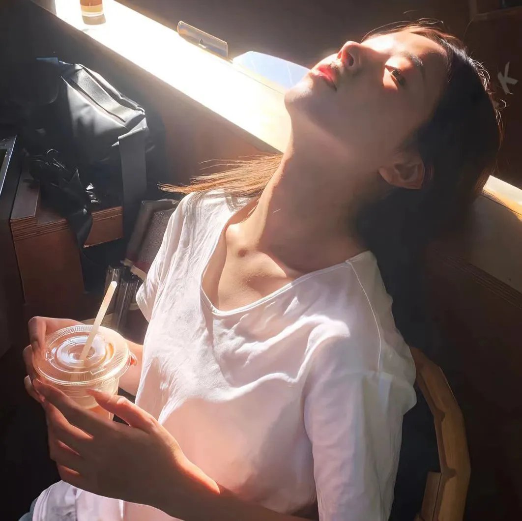 国庆抢座上热搜,大小姐的身份曝光了